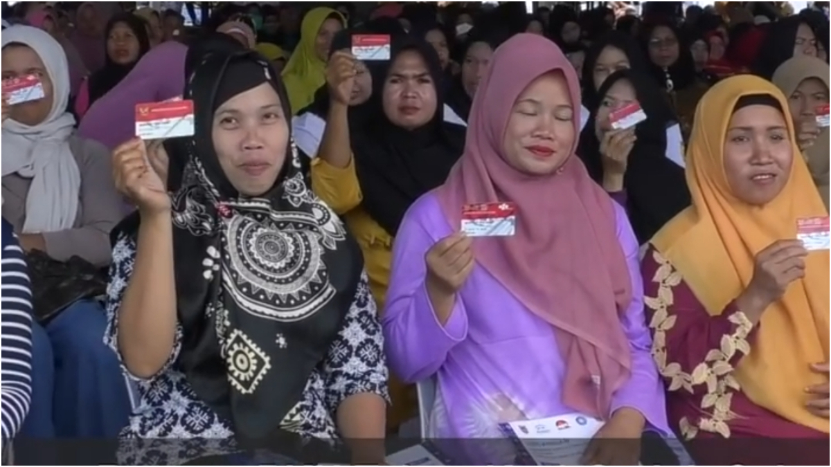 Penyaluran bansos melalui KKS