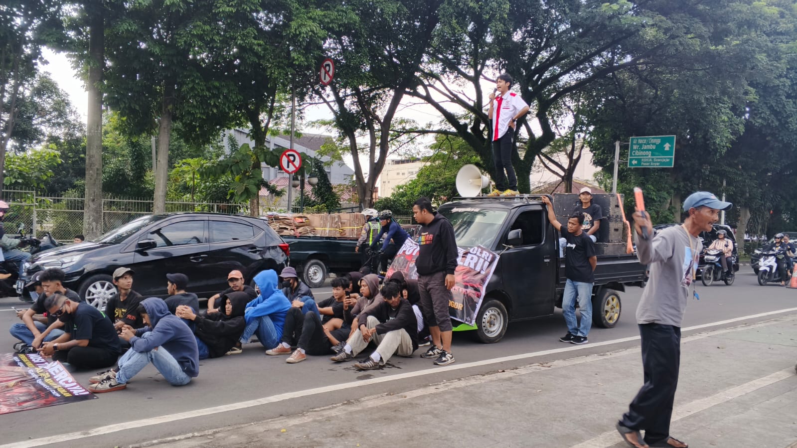 Pemuda LIRA demo di depan Istana Bogor, Senin 26 Januari 2026.