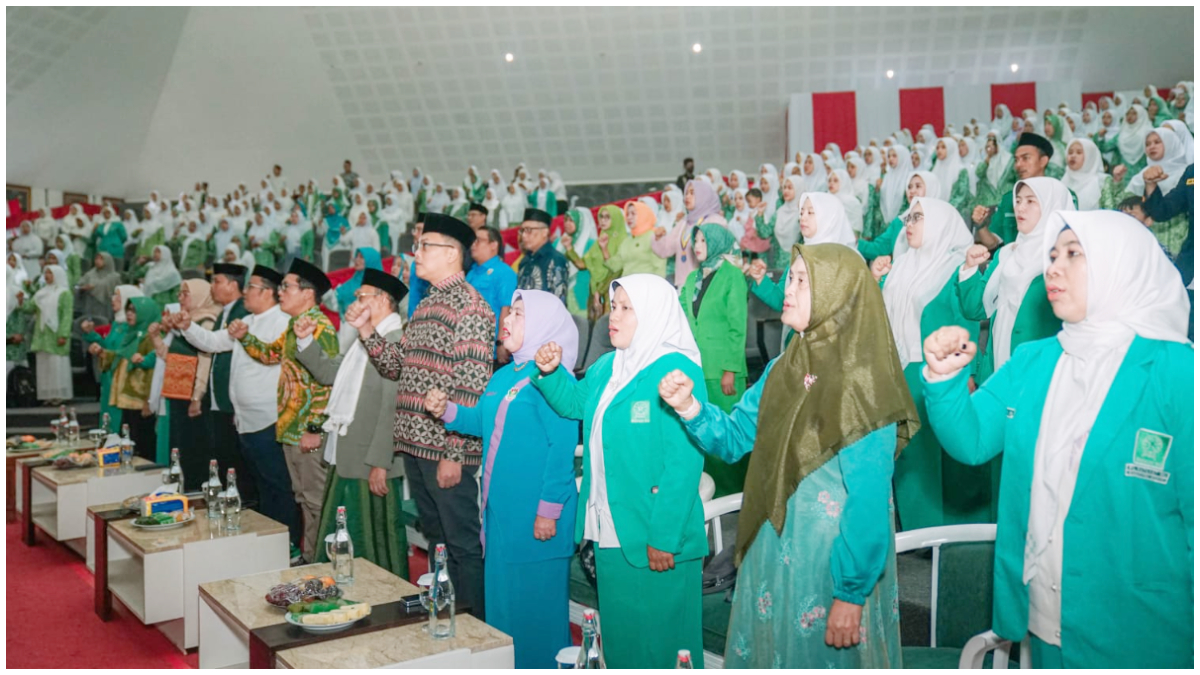 Pelantikan lembaga dan 150 pimpinan ranting Fatayat NU, Cibinong, Kabupaten Bogor.