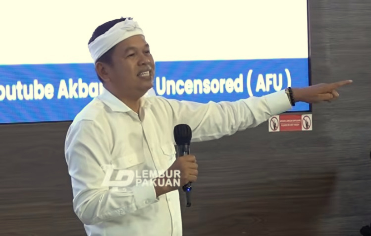 Gubernur Jawa Barat, Dedi Mulyadi menjelaskan target perkebunan teh.