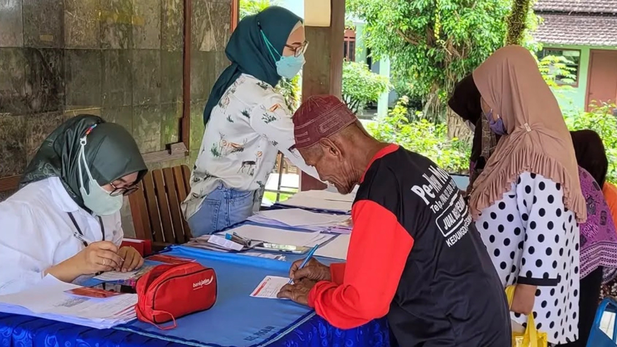Ilustrasi. Proses penyaluran bansos PKH BPNT.