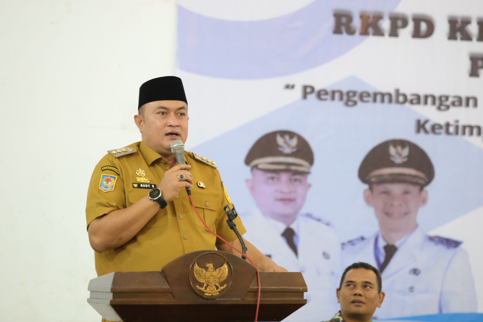 Bupati Bogor, Rudy Susmanto saat menghadiri Musrenbang Kecamatan Cibinong, Kabupaten Bogor.