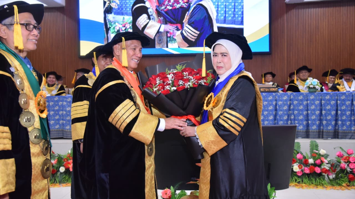 Rektor Unida Bogor, Prof Siti Pupu Fauziah Roestamy&nbsp;Dikukuhkan sebagai Guru Besar Bidang Manajemen Bimbingan Konseling.