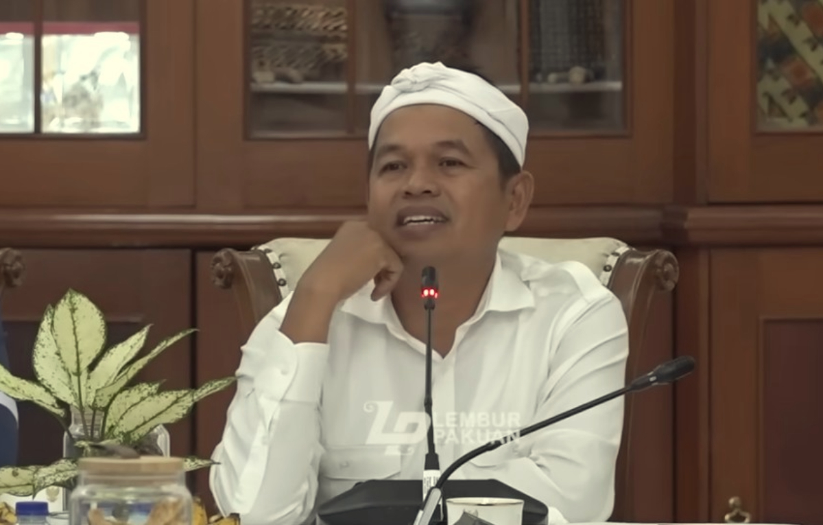 Gubernur Jawa Barat, Dedi Mulyadi mengungkapkan soal beban perumahan dalam APBD.