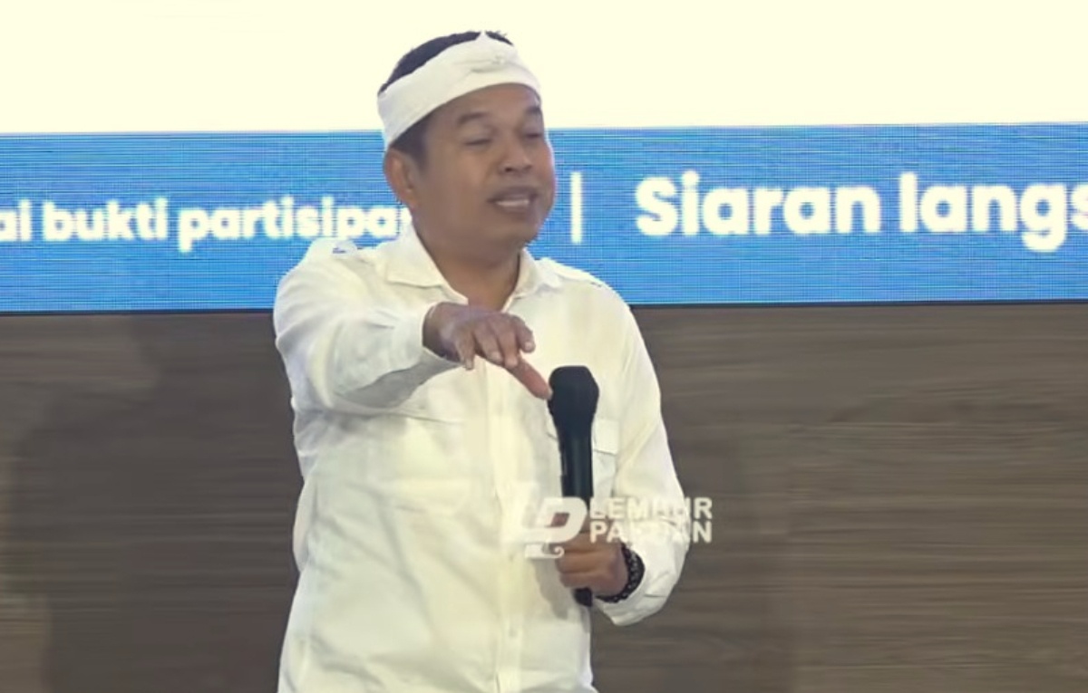 Penyewaan mobil listrik BUMD ke Pemprov diungkap Gubernur Jawa Barat, Dedi Mulyadi.