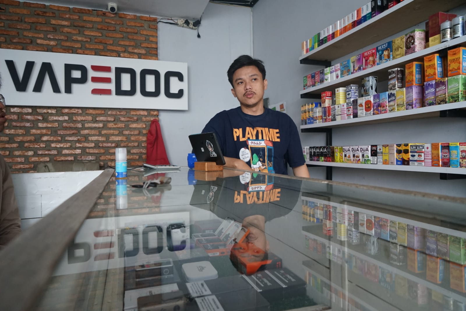 Toko Vapestore di Jalan Lodaya, Kota Bogor.