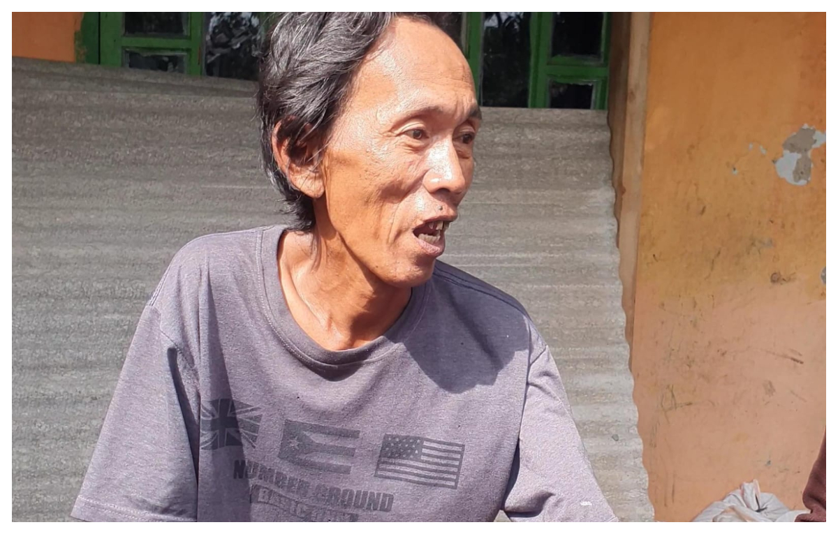 Suderajat, pedagang Es Gabus yang diduga dipukul oknum aparat akibat dituding menjual es gabus berbahan spons.
