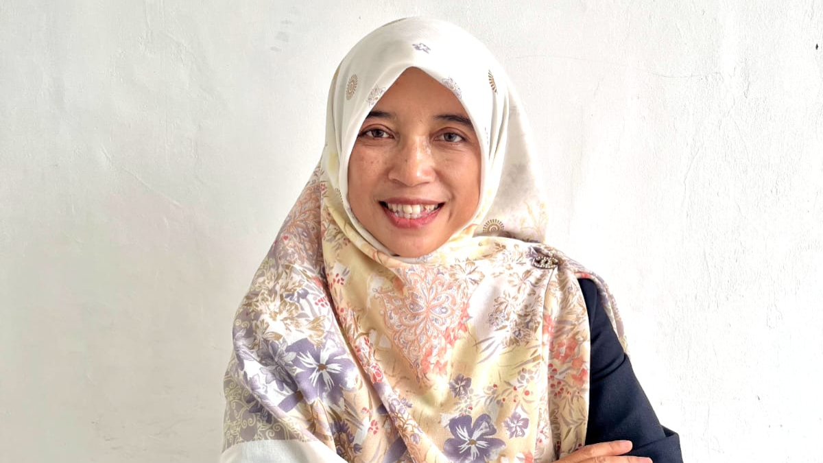 Asri Supatmiati menulis resensi buku Broken Strings&nbsp;karya Aurelie Moeremans.