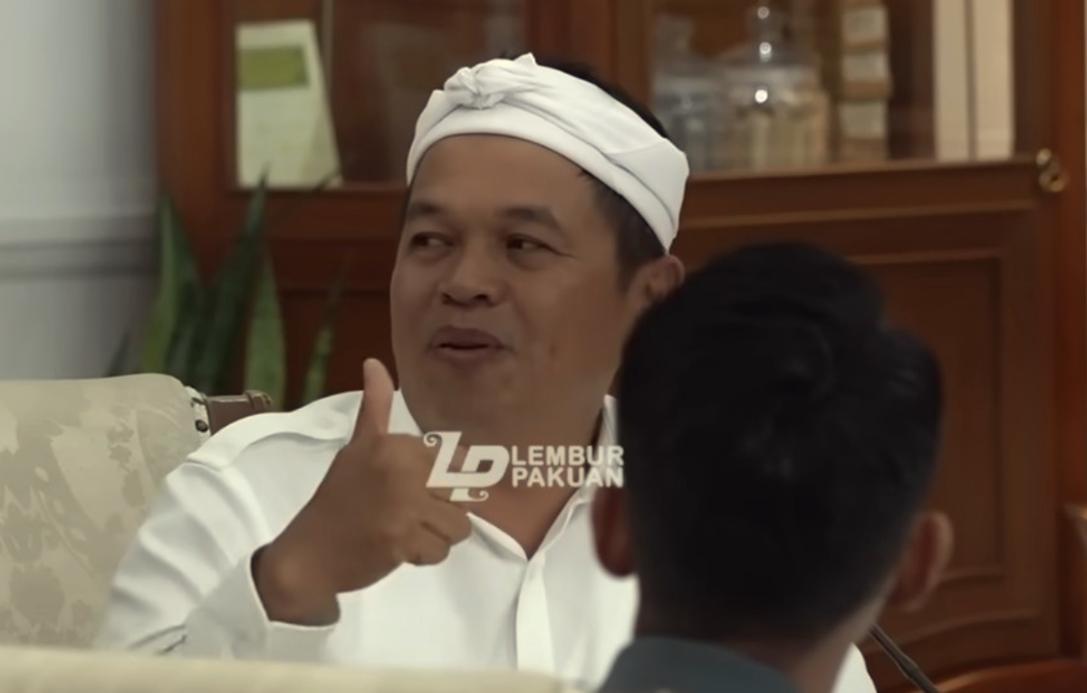 Gubernur Jawa Barat, Dedi Mulyadi menjelaskan alih fungsi lahan jadi perumahan.
