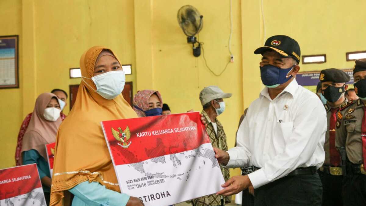 Ilustrasi masyarakat yang menjadi KPM bansos.