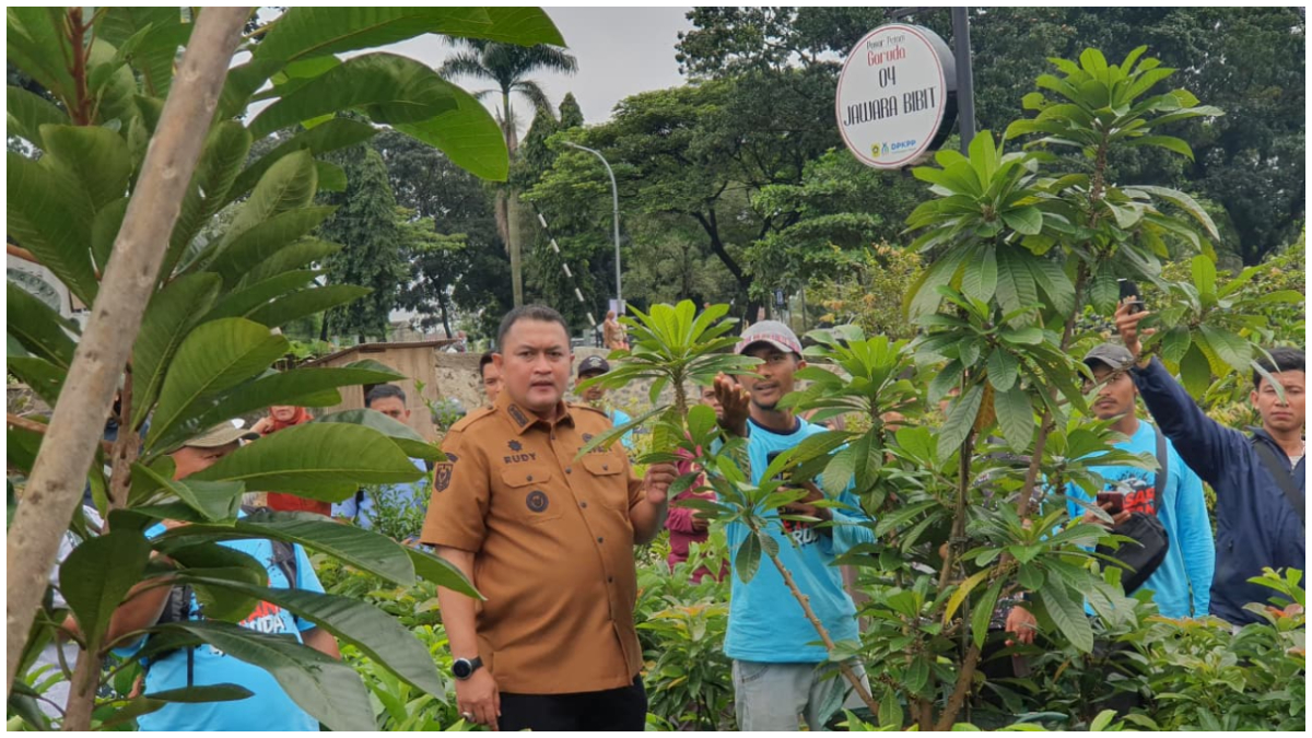 Bupati Bogor, Rudy Susmanto saat meninjau langsung Pasar Petani Garuda di Cibinong, Kabupaten Bogor.
