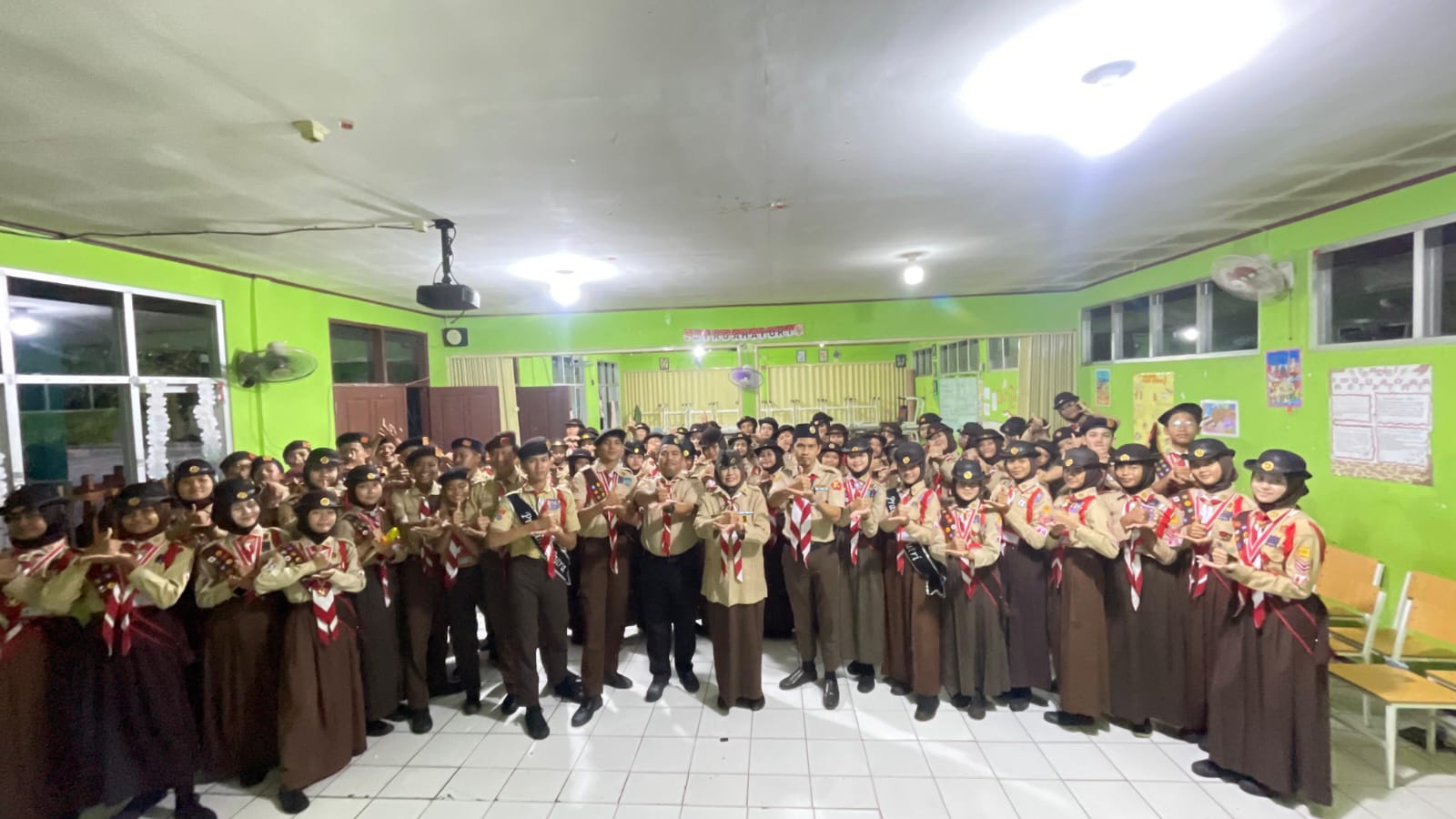Pangkalan SMPN 16 Kota Bogor, menggelar Upacara Pelantikan Dewan Penggalang Masa Bakti 2026/2027, Jumat 30 Januari 2025.