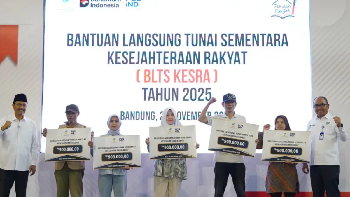 Penyaluran BLT Kesra di Kantor Pos Bandung dan ULBI