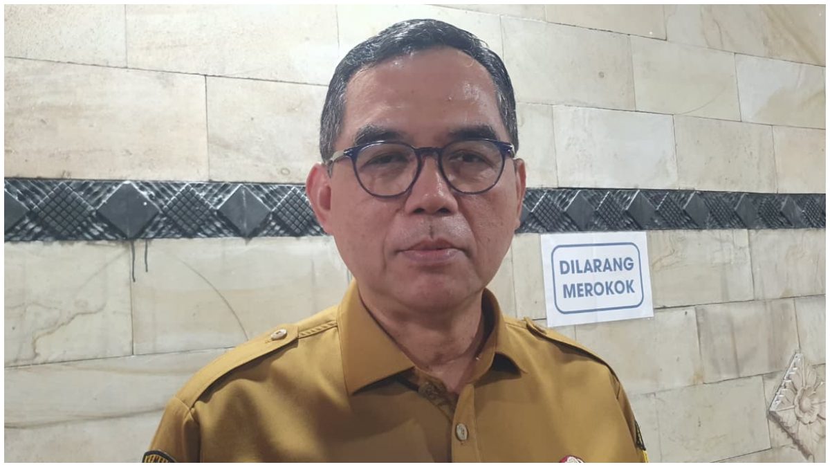 Sekda Kabupaten Bogor, Ajat Rochmat Jatnika mengimbau warga agar waspada potensi cuaca ekstrem.