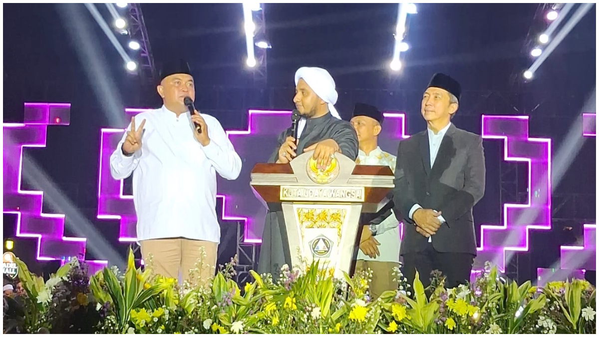 Bupati Bogor,  Rudy Susmanto bersama  Pemimpin Syababul Kheir, Habib Mahdi Assegaf dan Wali Kota Bogor, Dedie Rachim di Cibinong, Kabupaten Bogor, Sabtu 31 Januari 2026.