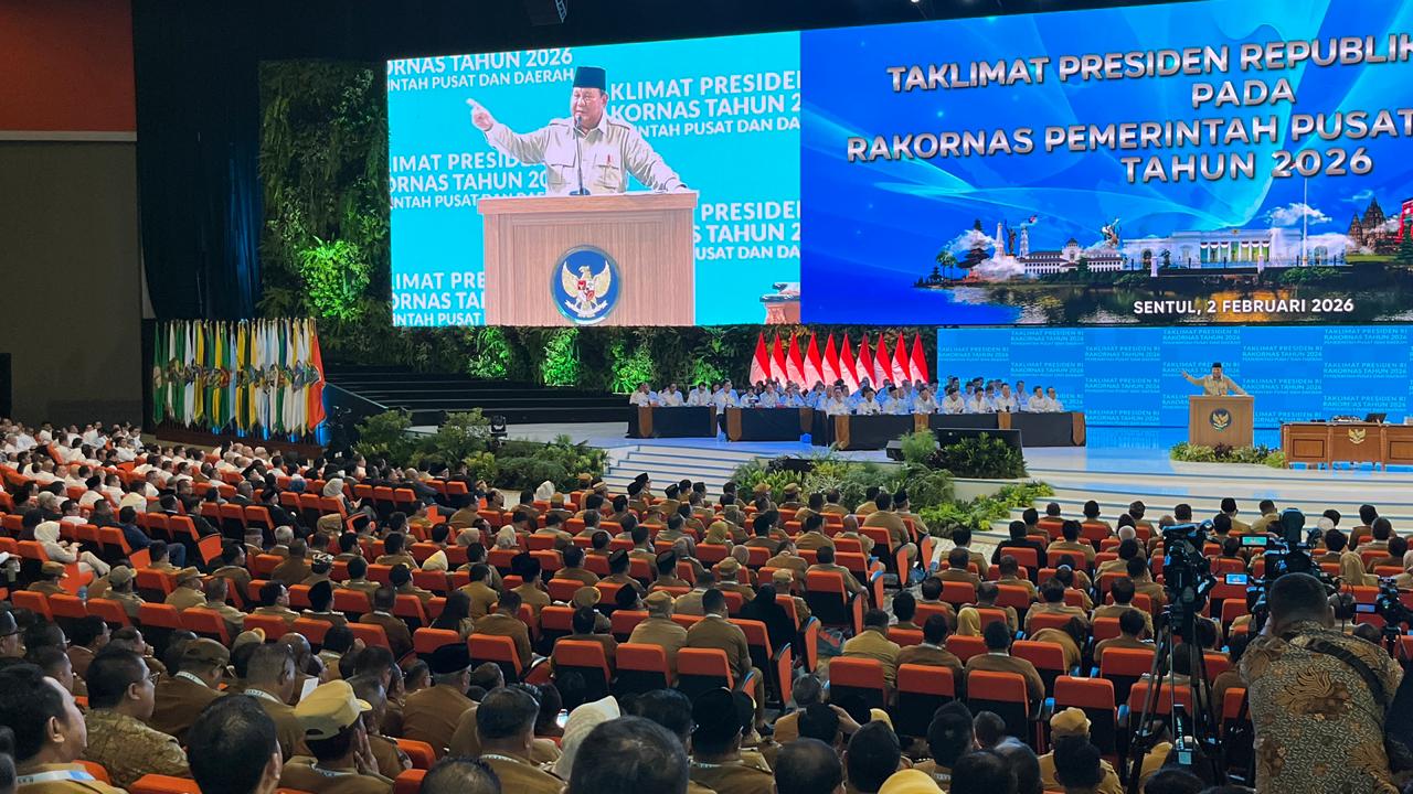 Presiden RI, Prabowo Subianto saat menyampaikan Taklimat dalam Rakornas di ICC, Kabupaten Bogor, Senin 2 Februari 2026.