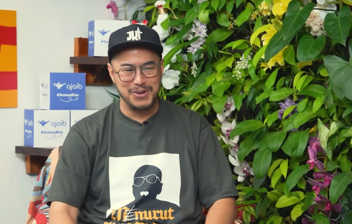 Pandji Pragiwaksono saat di podcast Curhat Bang Denny Sumargo.