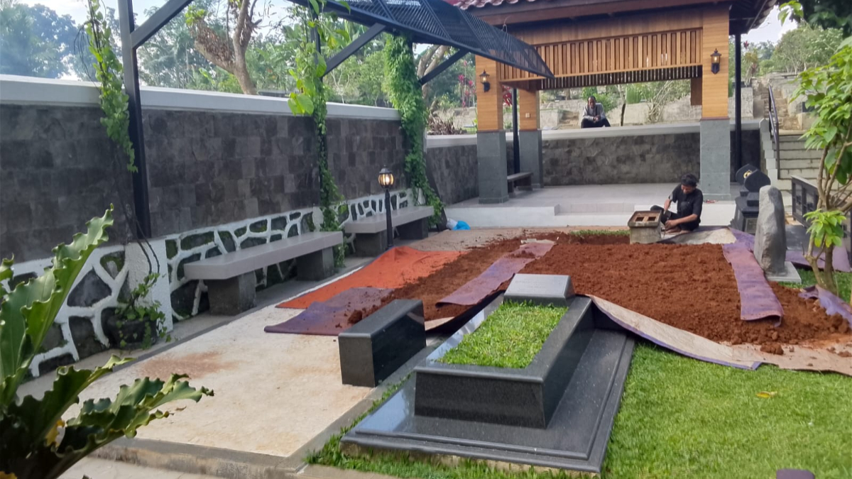 Suasana pemakaman Taman Makam Giri Tama di Desa Tonjong, Kecamatan Tajurhalang, Kabupaten Bogor tempat dimakamkannya Merry Hoegeng.