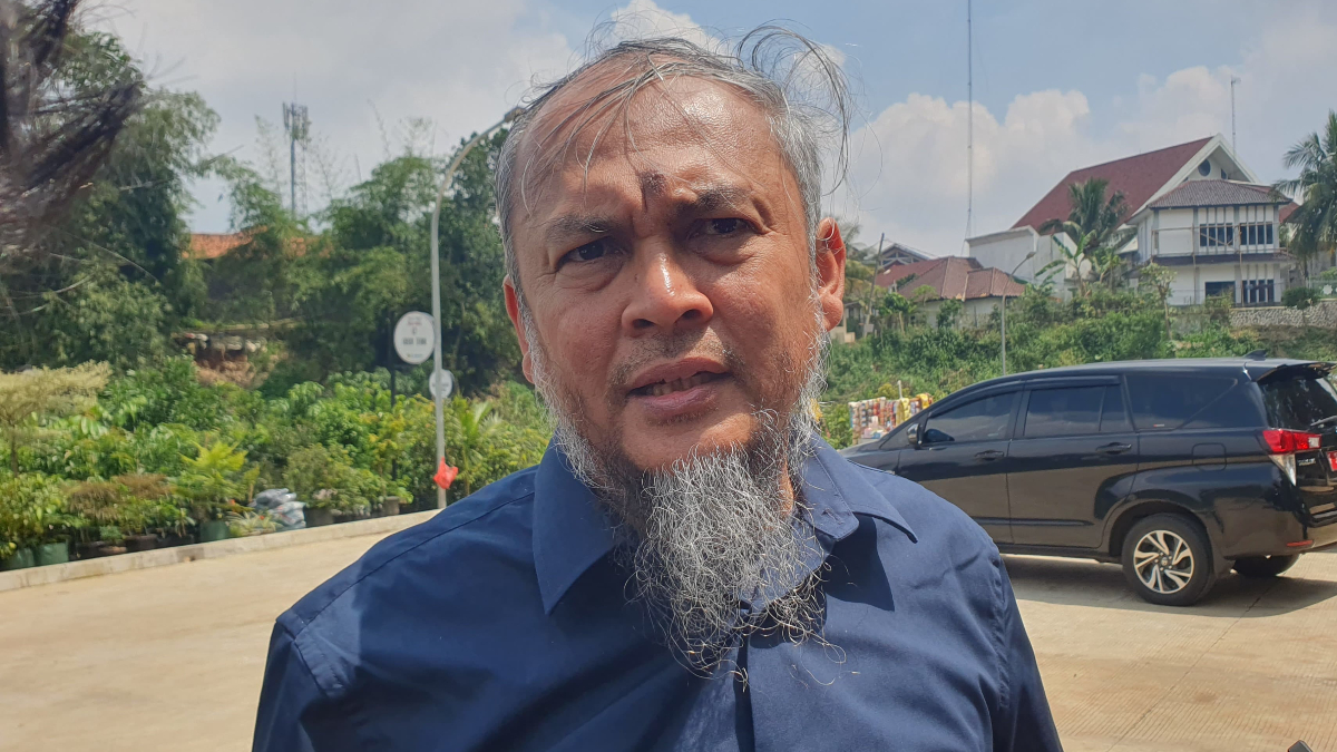 Kepala DKP Kabupaten Bogor, Teuku Mulya saat menyampaikan keterangan kepada wartawan.