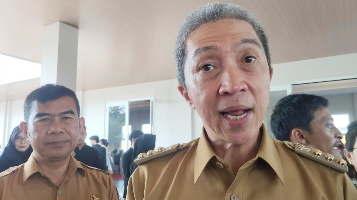 Wali Kota Bogor Dedie A Rachim saat menyampaikan keterangan kepada wartawan. 