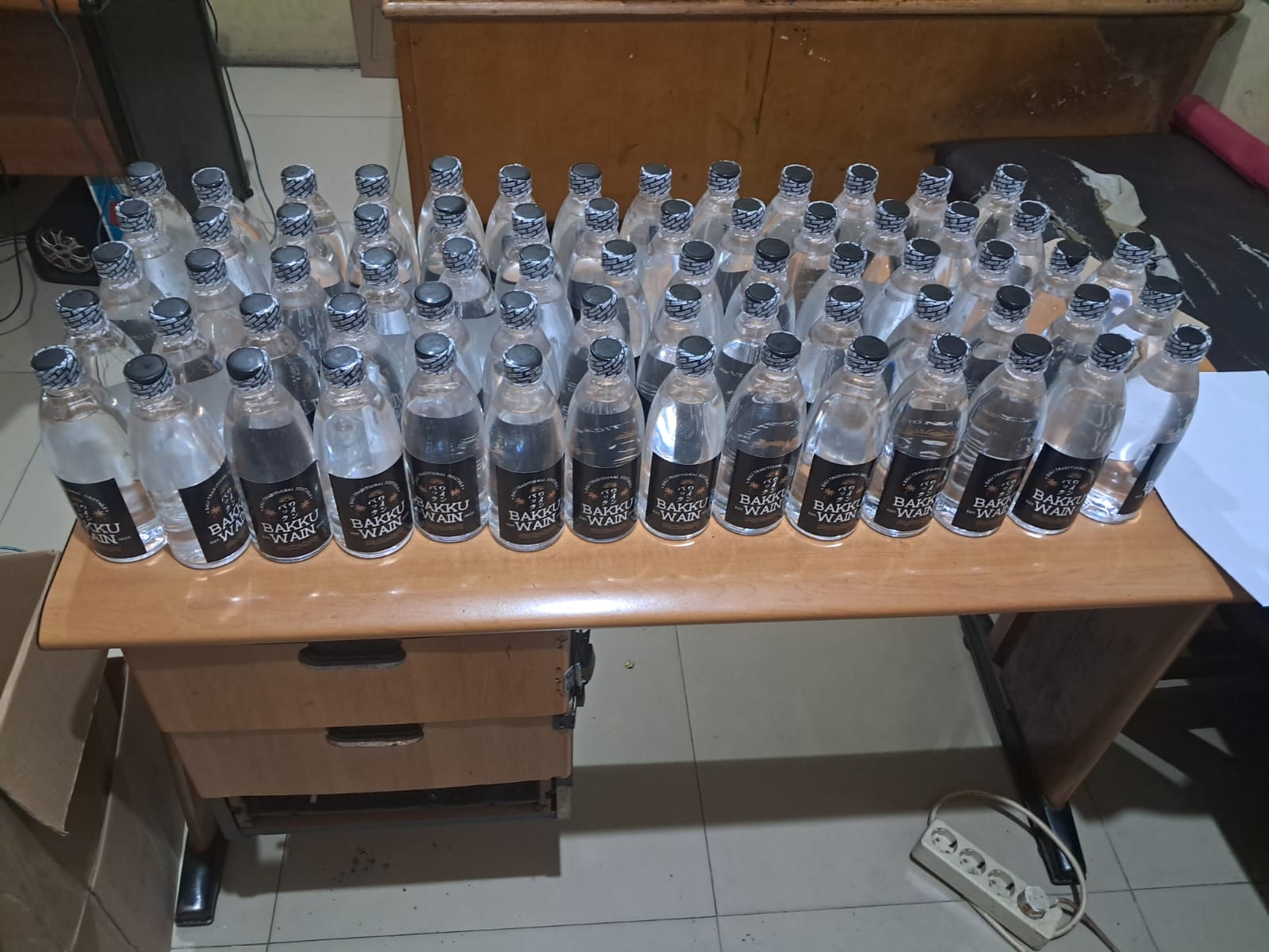 Miras oplosan disita polisi di Bojongsari Kota Depok.