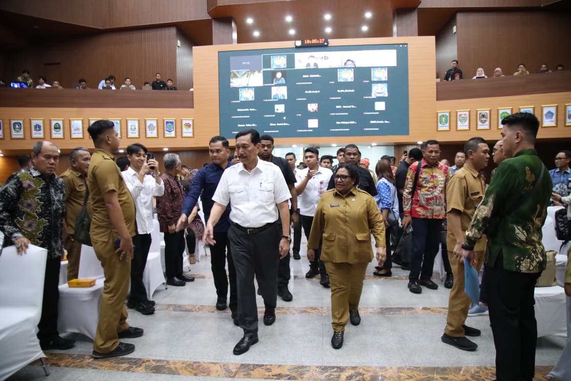 Sejumlah pejabat negara saat menghadiri kegiatan sosialisasi piloting digitalisasi bansos dan peran pemerintah daerah.