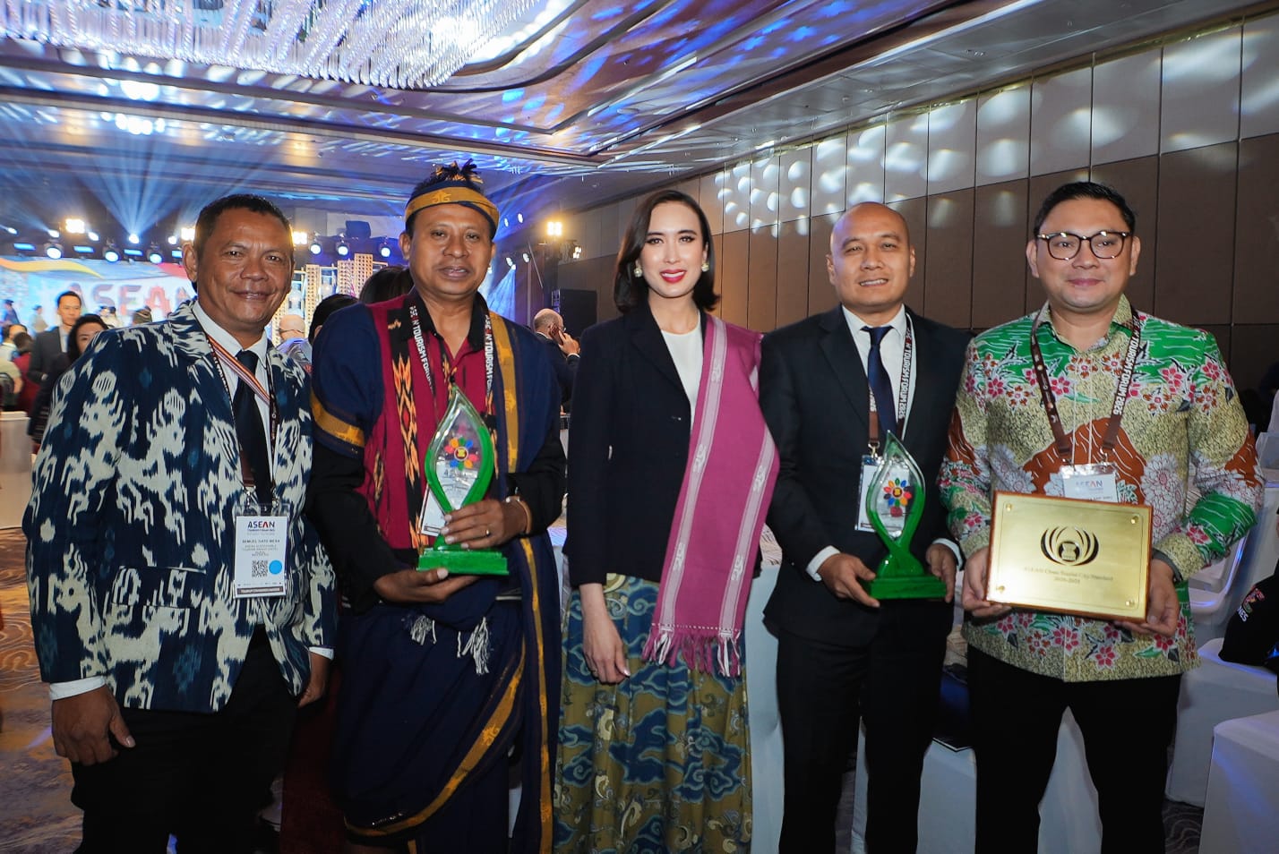 TERIMA PENGHARGAAN: Kebun Raya Bogor meraih ASEAN Sustainable Tourism Award 2026 dalam kategori Urban di ajang ASEAN Tourism Awards yang digelar di Cebu, Filipina.