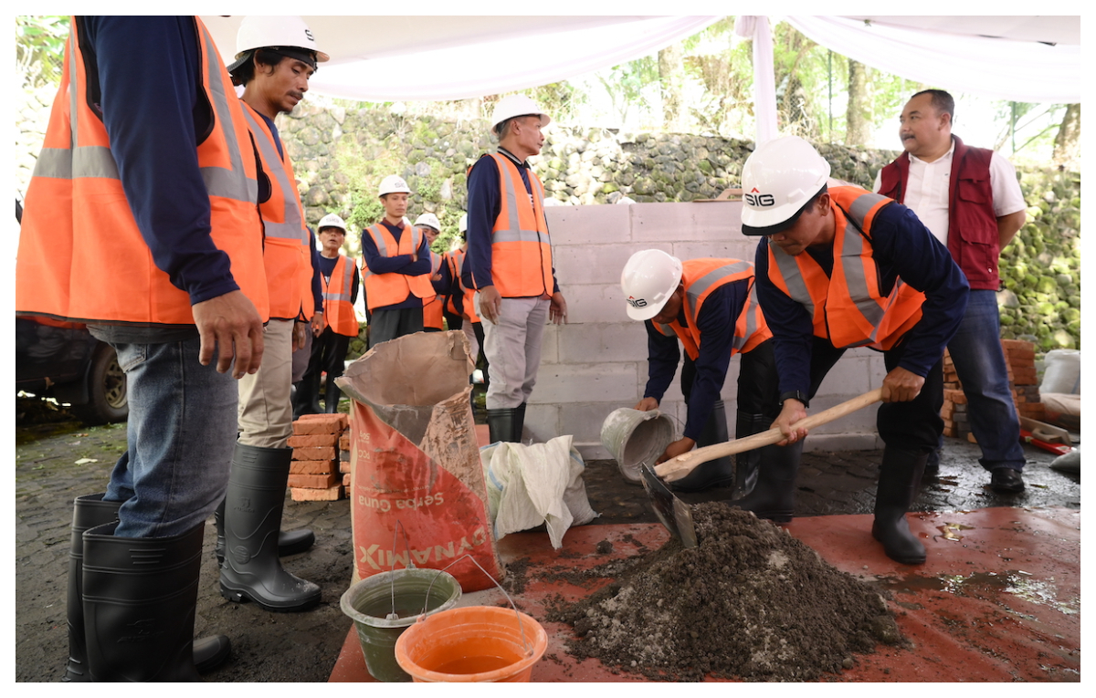 SIG berkolaborasi dengan LSP mendukung peningkatan kompetensi SDM sektor konstruksi melalui program Pelatihan dan Sertifikasi Ahli Bangunan.