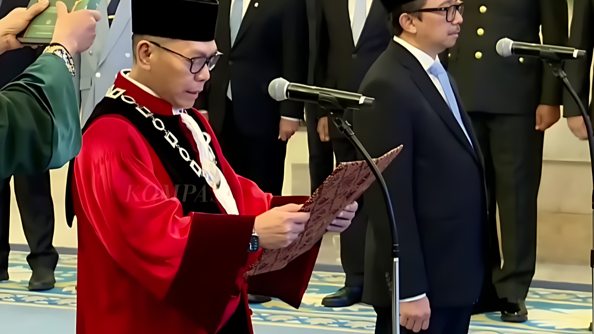 Adies Kadir resmi dilantik sebagai hakim MK.