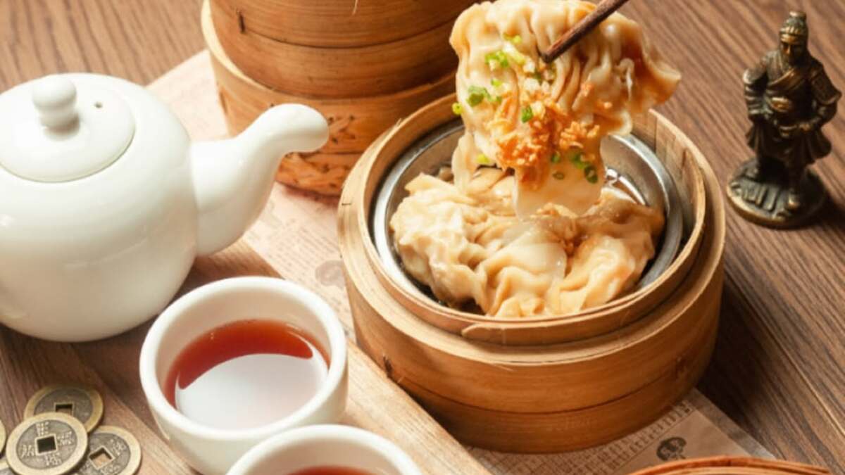Ilustrasi Dimsum Toko Sebelah Bogor