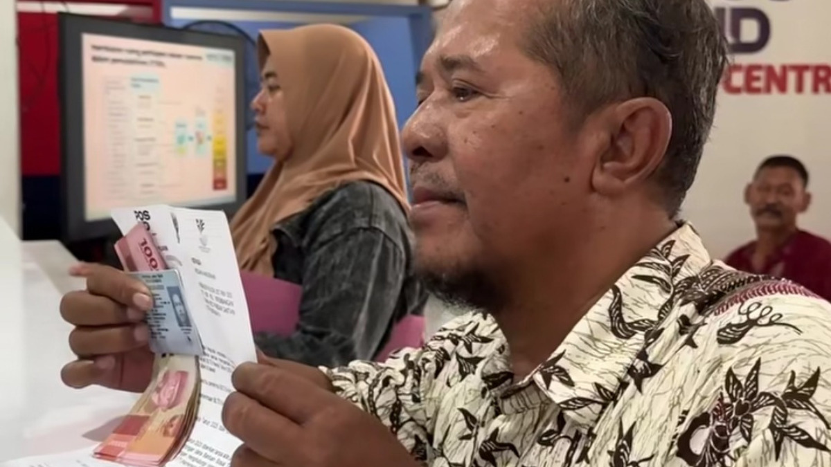 Ilustrasi KPM bansos mencairkan dana Bantuan.