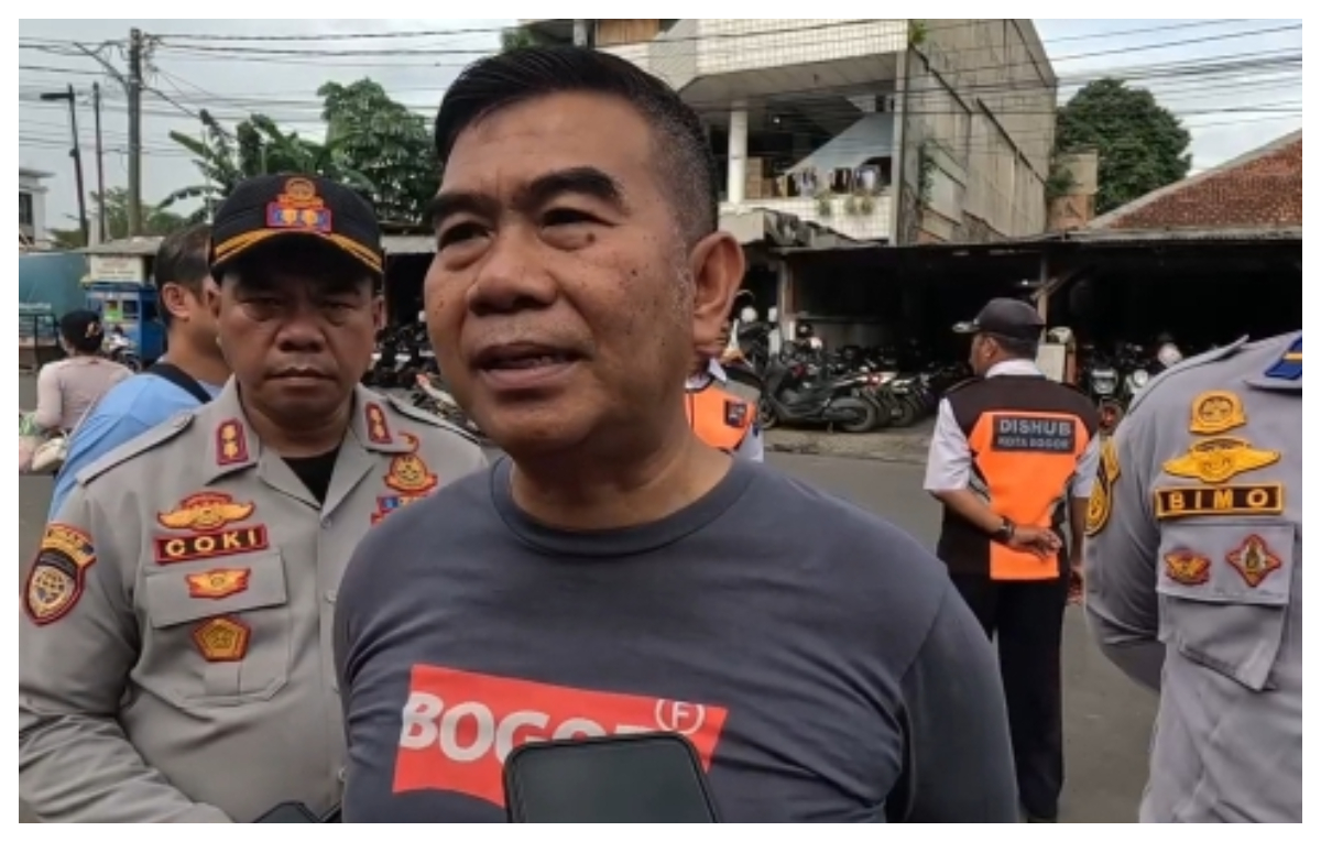 Kepala Dinas Perhubungan Kota Bogor, Sujatmiko Baliarto saat menjelaskan soal penertiban parkir liar.