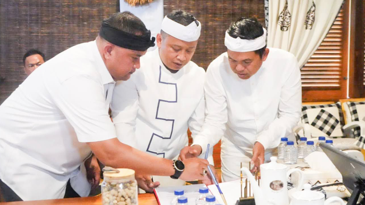Bupati Bogor Rudy Susmanto dan Wali Kota Depok Supian Suri menandatangani Nota Kesepahaman pembangunan Underpass Citayam&ndash;Bojonggede&nbsp;dipimpin Gubernur Jawa Barat Dedi Mulyadi.