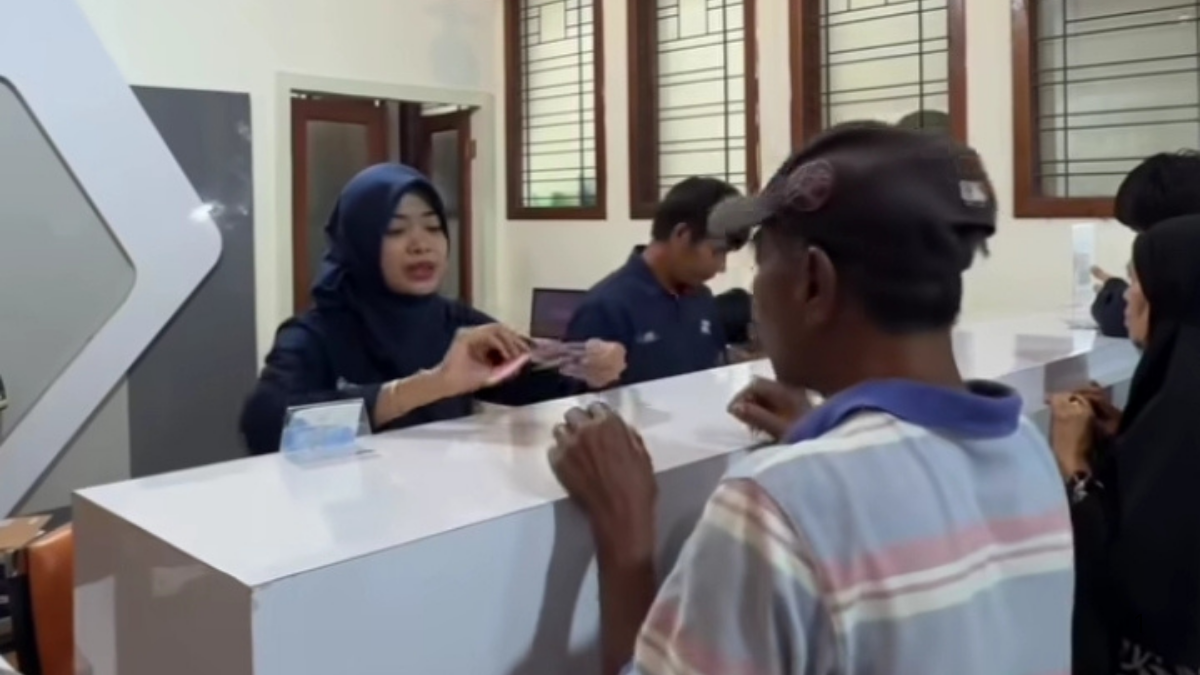 Ilustrasi keluarga penerima manfaat bantuan sosial (bansos).
