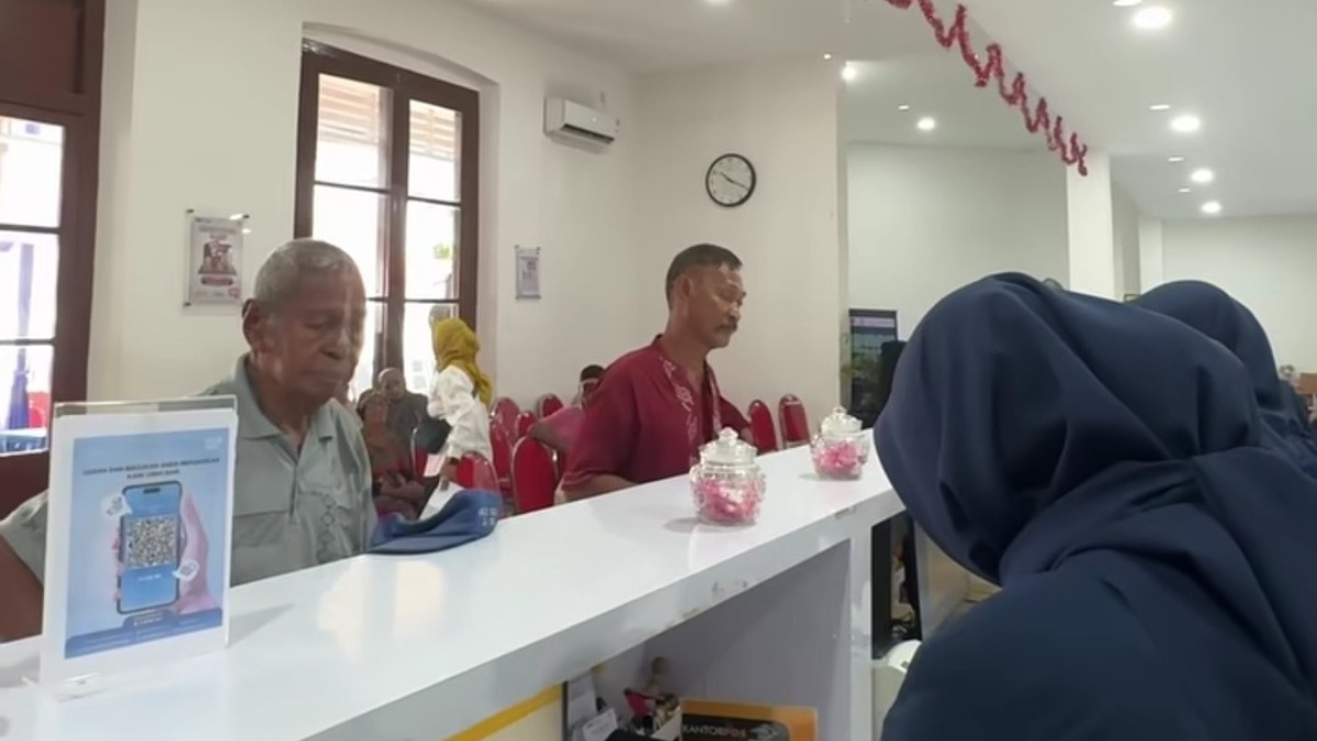 Ilustrasi pengambilan bansos PKH BPNT tahap 1 2026