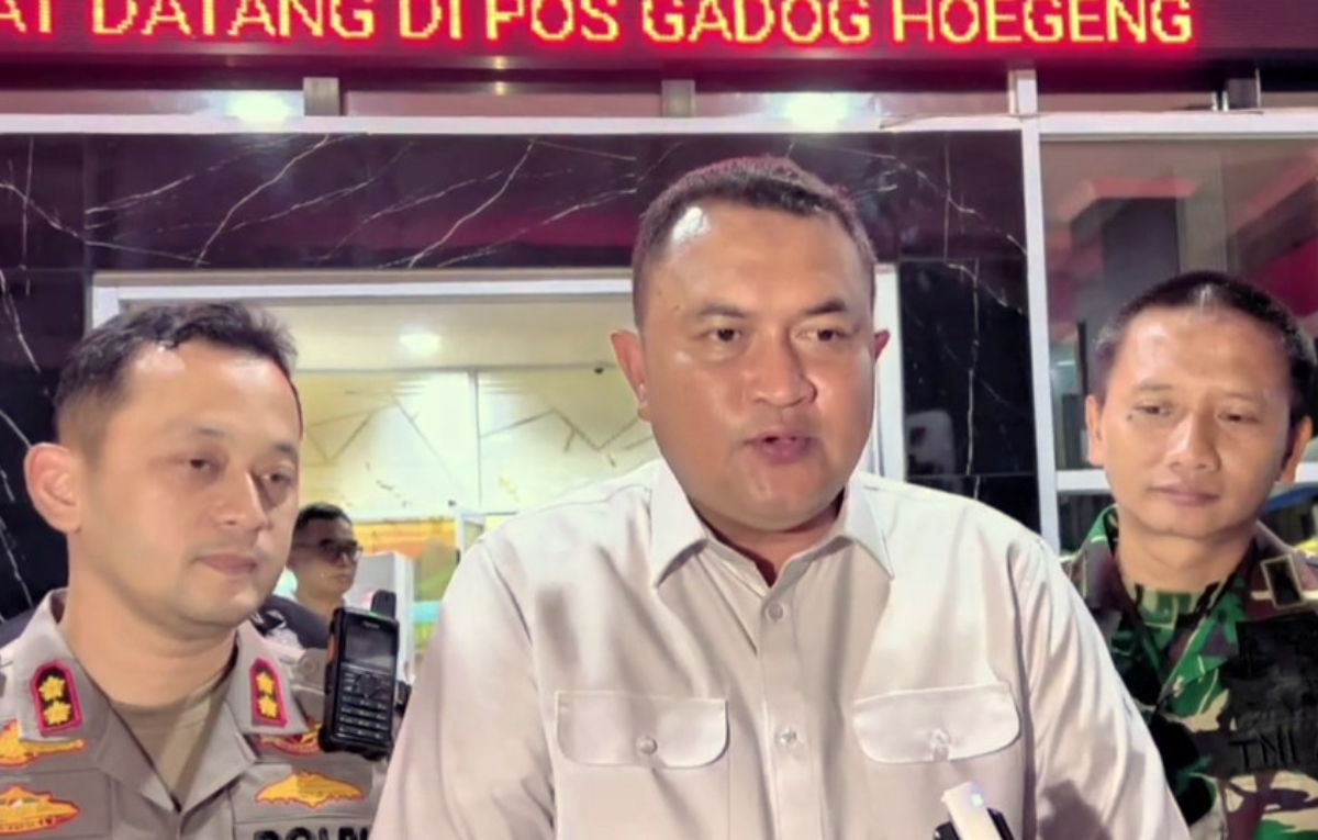 Bupati Bogor, Rudy Susmanto (tengah) berjanji akan meningkatkan kualitas SDM masyarakat.