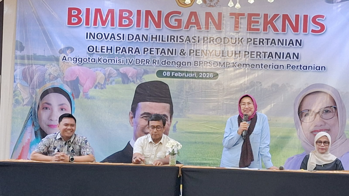 BIMTEK: Anggota Komisi IV DPR RI, Endang Setyawati Thohari saat memberikan Bimtek Inovasi dan Hilirisasi Pertanian.