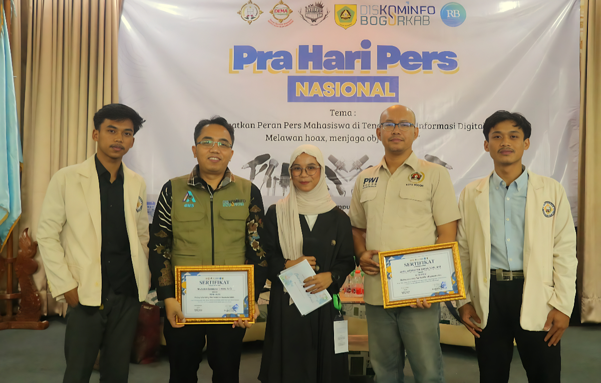 Pemateri dan perwakilan Mahasiswa INAIS berfoto di akhir acara.
