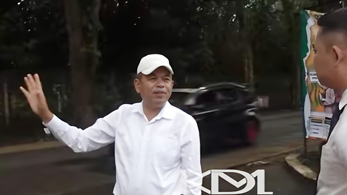 Gubernur Jawa Barat Dedi Mulyadi meminta jalur provinsi Jabar bebas spanduk dan baliho.