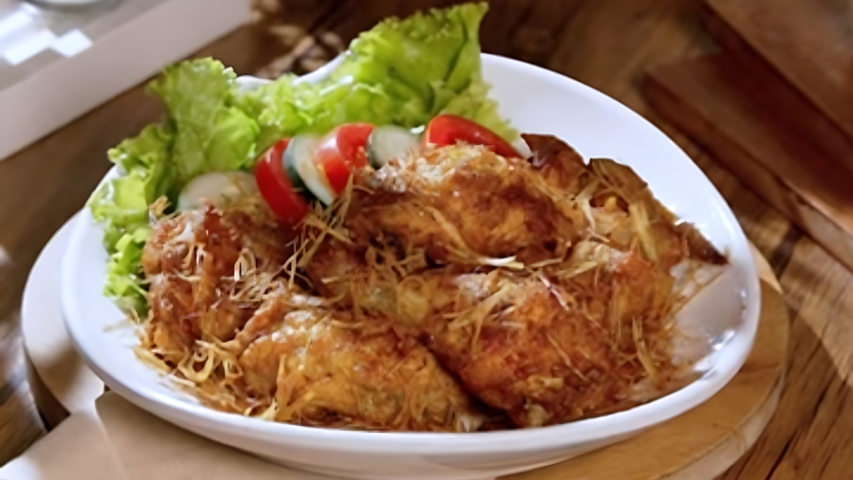 Menu buka puasa Ayam Goreng Serai.