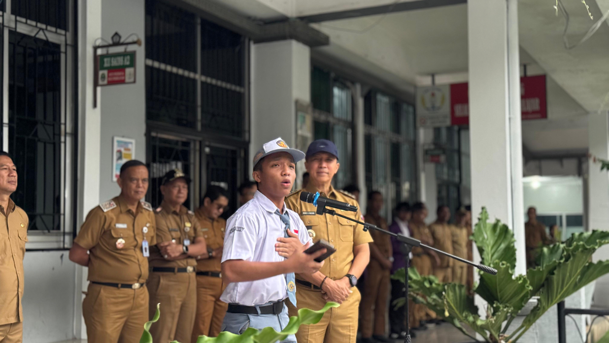 Wali Kota Bogor Dedie Rachim saat berkunjung ke SMAN 3 Kota Bogor.