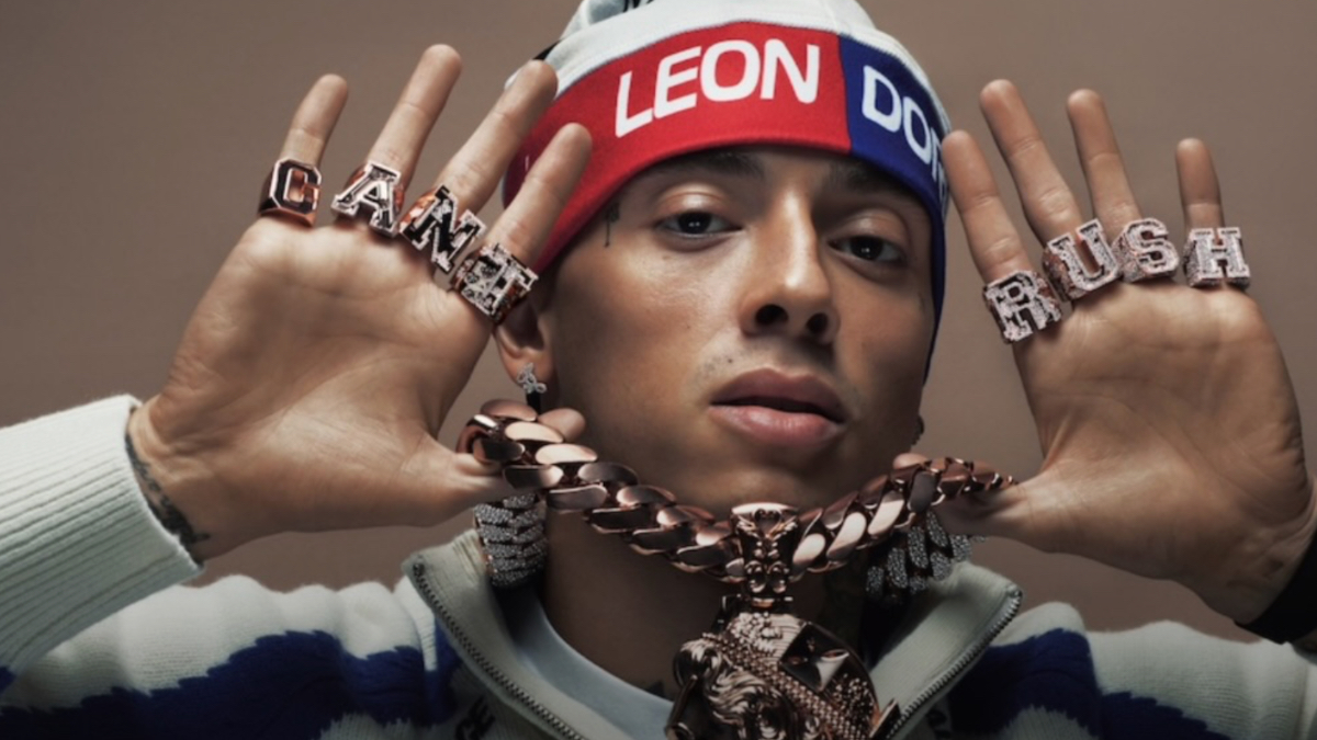 Rapper asal Inggris mengaku masuk Islam dan berganti nama.