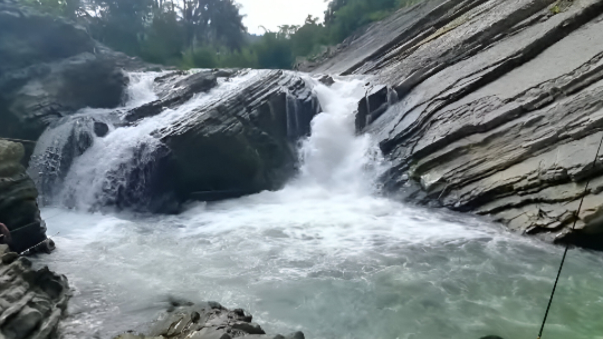 Wisata Alam Curug Bebedahan Kuningan
