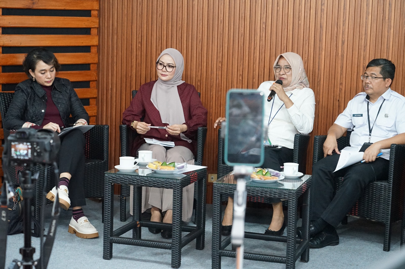 Kepala DP3A Kota Bogor, Rakhmawati, dalam forum OBSESI (Obrolan Serius Mencari Solusi) yang digelar Radar Bogor, Rabu 11 Februari 2026.