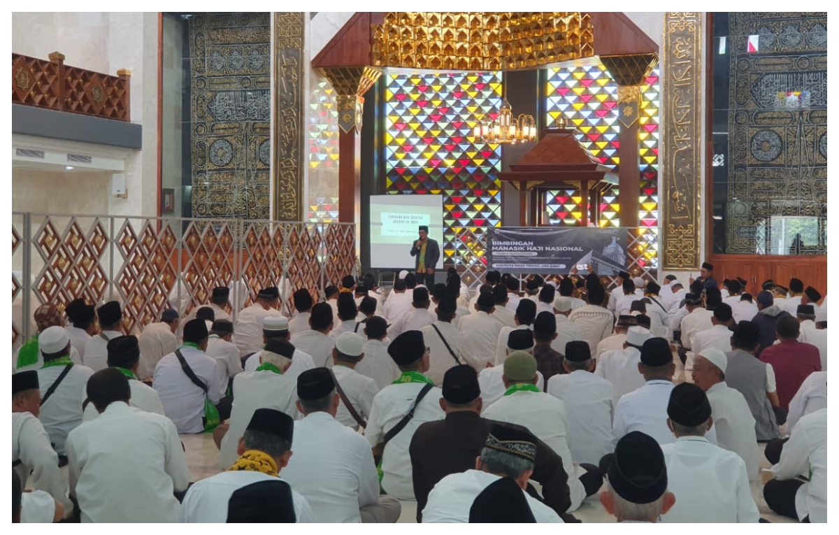 Kementrian Haji dan Umrah Kabupaten Bogor menggelar bimbingan manasik haji nasional di Masjid Raya Nurul Wathon, Cibinong, Kabupaten Bogor.