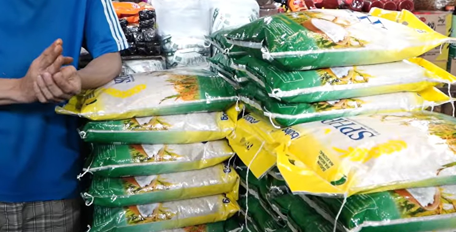 KPM BLTS Kesra punya kesempatan menerima bantuan beras 20 kg dan minyak goreng 4 liter