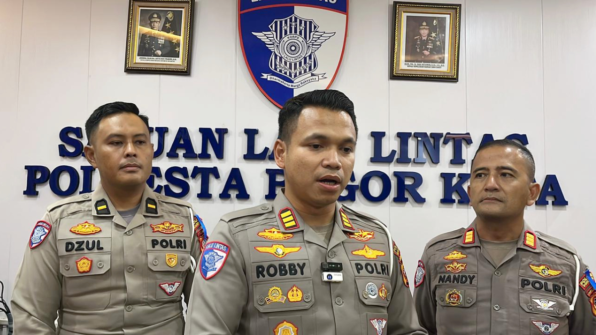 Kasatlantas Polresta Bogor Kota AKP Robby saat menyampaikan keterangan kepada wartawan.