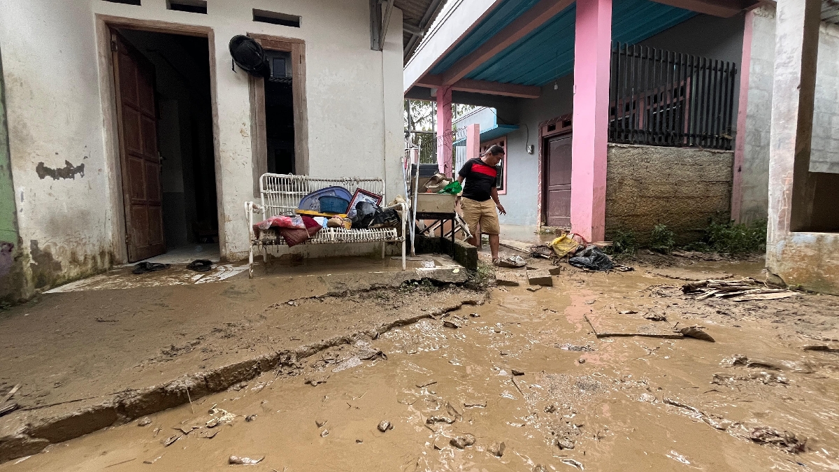 Pantauan Radar Bogor dilokasi bencana pasca kejadian banjir bandang di Desa Cijayanti, Kecamatan Babakan Madang, Kabupaten Bogor, Kamis, 12 Februari 2026.