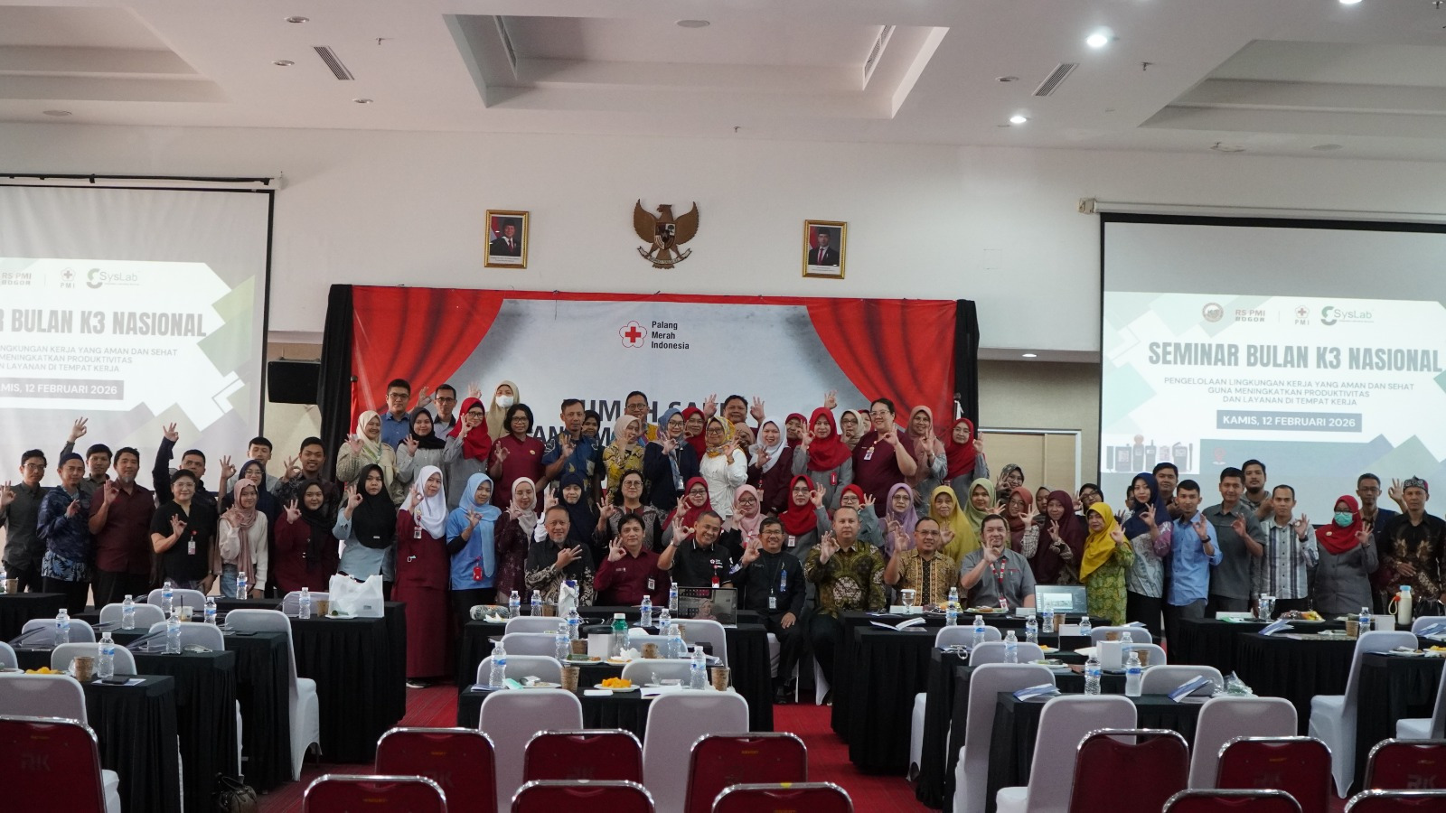 Peserta dari berbagai sektor industri dan layanan kesehatan mengikuti seminar pengelolaan lingkungan kerja aman dan sehat di RS PMI Kota Bogor.