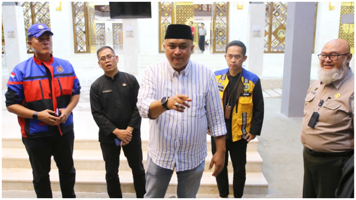 Bupati Bogor, Rudy Susmanto usai pimpin rapat di Mesjid Nurul Wathon.